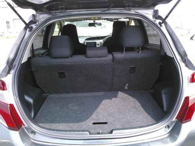 TOYOTA VITZ 2015