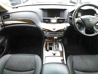 NISSAN FUGA 2010