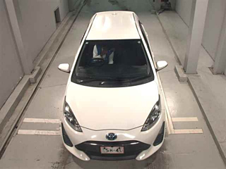 TOYOTA AQUA 2017