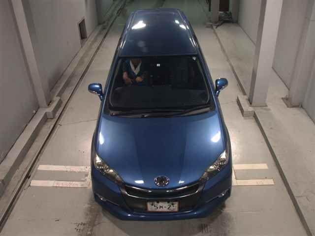 TOYOTA WISH 2016