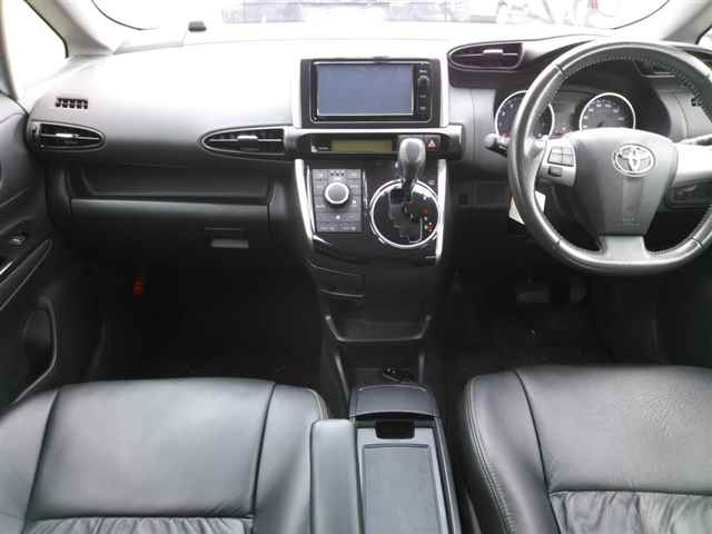TOYOTA WISH 2016