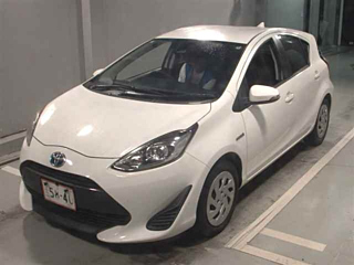 TOYOTA AQUA 2017