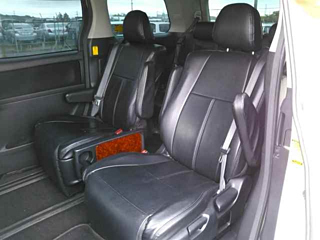 TOYOTA VELLFIRE 2011