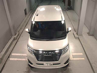 TOYOTA ROOMY 2020