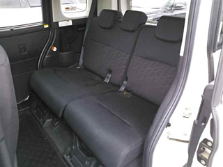 TOYOTA ROOMY 2020