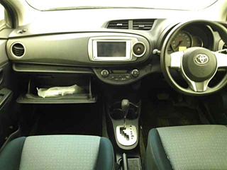 TOYOTA VITZ 2012
