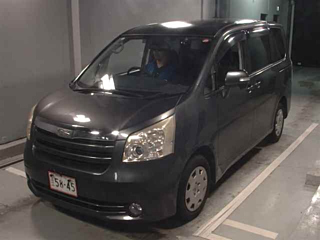 TOYOTA NOAH 2008