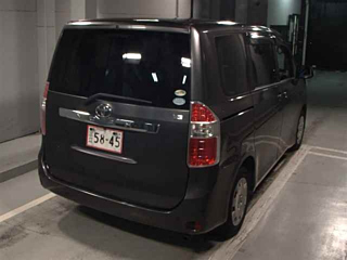TOYOTA NOAH 2008