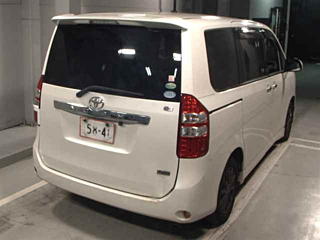 TOYOTA NOAH 2012