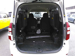 TOYOTA NOAH 2012