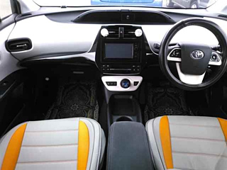 TOYOTA PRIUS 2015