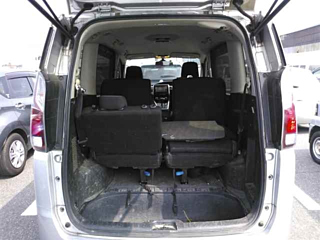 NISSAN SERENA 2017