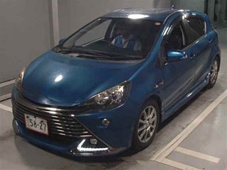 TOYOTA AQUA 2015
