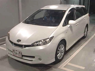 TOYOTA WISH 2010
