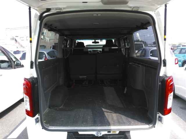 NISSAN CARAVAN VAN 2018