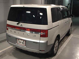 MITSUBISHI DELICA D5 2010