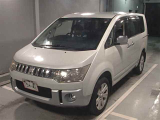 MITSUBISHI DELICA D5 2010
