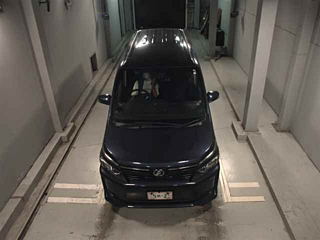 TOYOTA VOXY 2014