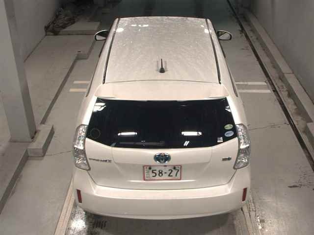TOYOTA PRIUS ALPHA 2014
