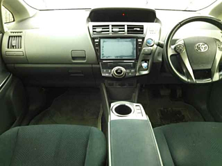 TOYOTA PRIUS ALPHA 2014