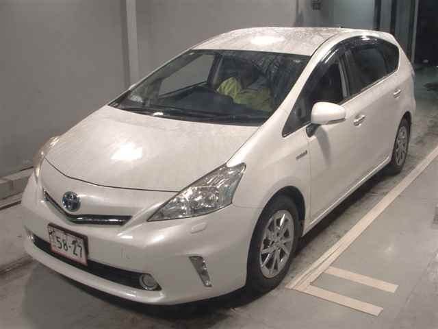 TOYOTA PRIUS ALPHA 2014