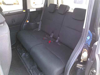 TOYOTA ROOMY 2019