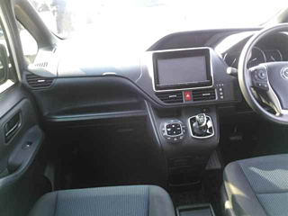 TOYOTA NOAH 2014