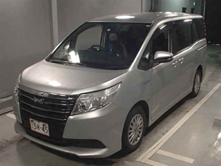 TOYOTA NOAH 2014