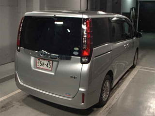 TOYOTA NOAH 2014