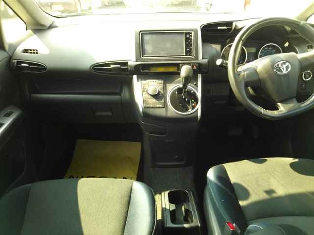 TOYOTA WISH 2009