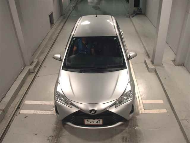 TOYOTA VITZ 2019