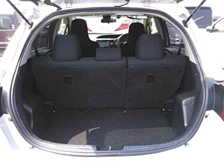 TOYOTA VITZ 2019