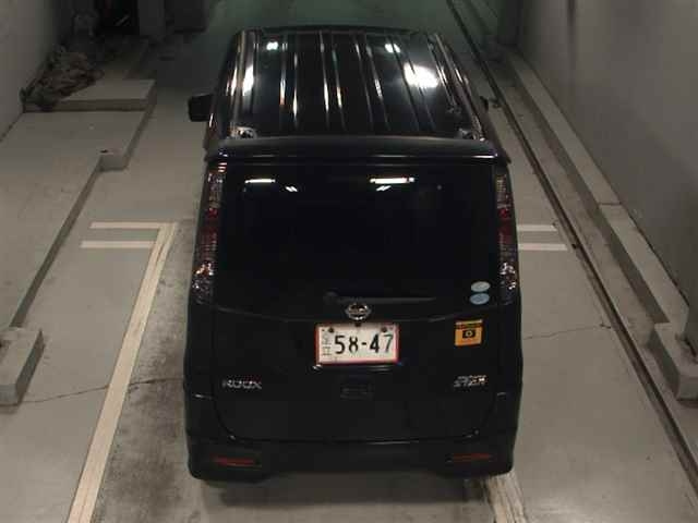 NISSAN ROOX 2011