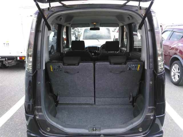 NISSAN ROOX 2011