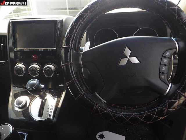 MITSUBISHI DELICA D5 2017