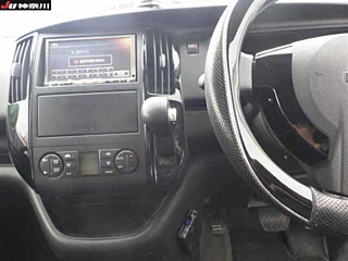 NISSAN SERENA 2010