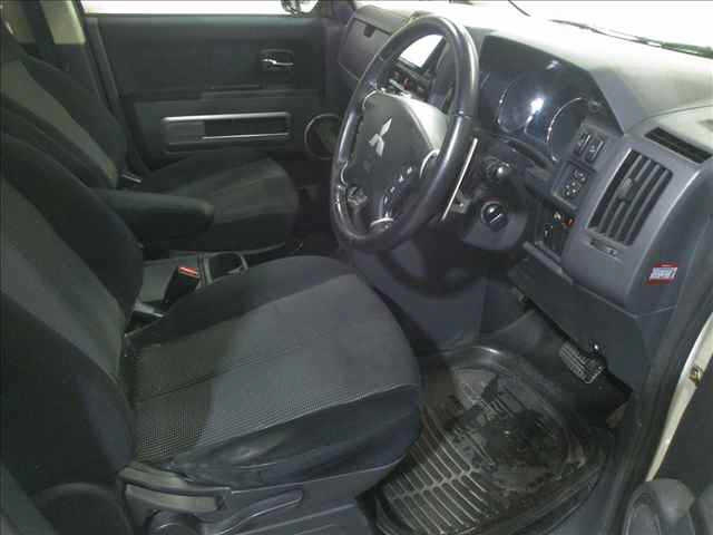 MITSUBISHI DELICA D5 2010