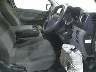 NISSAN CARAVAN VAN 2019