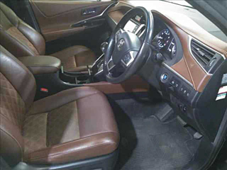 TOYOTA HARRIER 2018