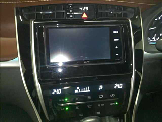 TOYOTA HARRIER 2018