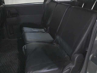 TOYOTA VOXY 2010