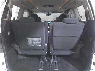 TOYOTA VELLFIRE 2010