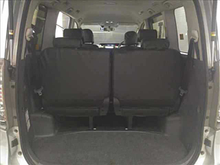 TOYOTA VOXY 2010