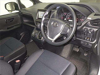 TOYOTA NOAH 2021