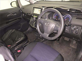 TOYOTA WISH 2012