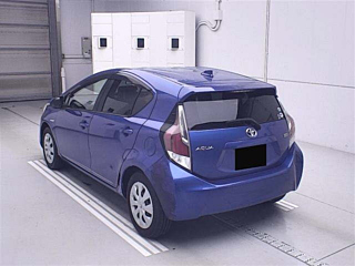 TOYOTA AQUA 2016