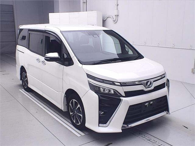 TOYOTA VOXY 2020