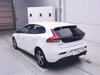 VOLVO V40 2017