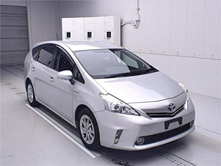 TOYOTA PRIUS ALPHA 2013