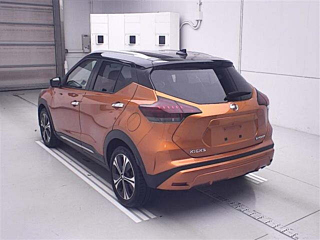 NISSAN KIX 2022